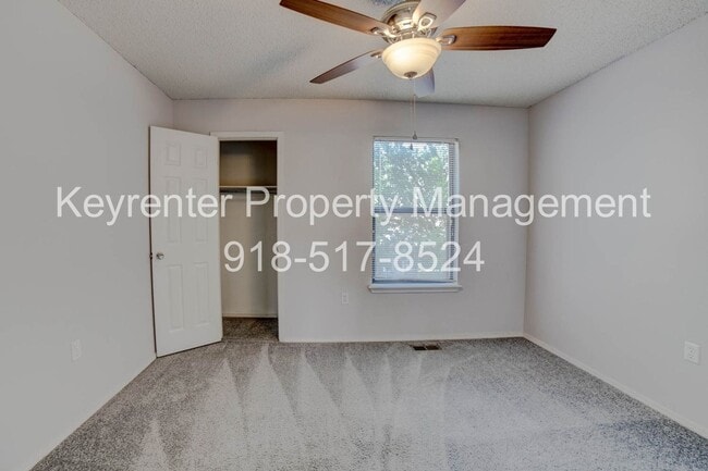 Building Photo - Beautiful 3 Bedroom, 2.5 Bath Condo in Canterbury!