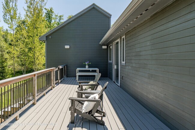 Building Photo - 4599 NY-212