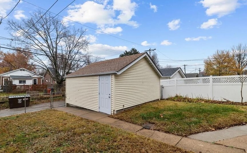 Building Photo - 5185 Goethe Ave