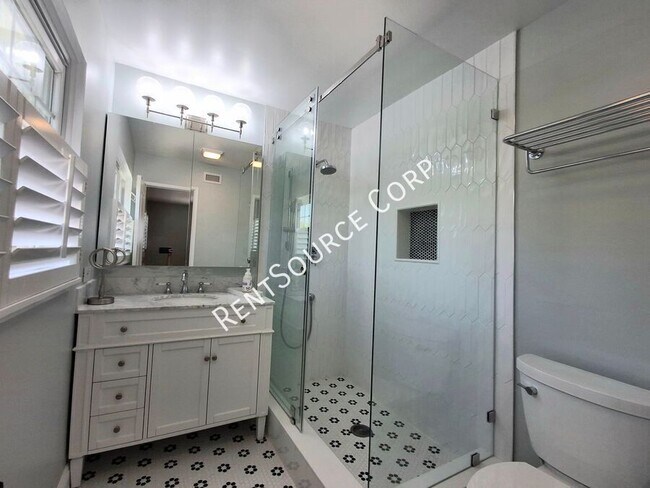Building Photo - 26421 Torrey Pines Dr