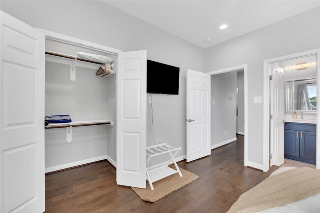 Building Photo - 5618 Avenue M