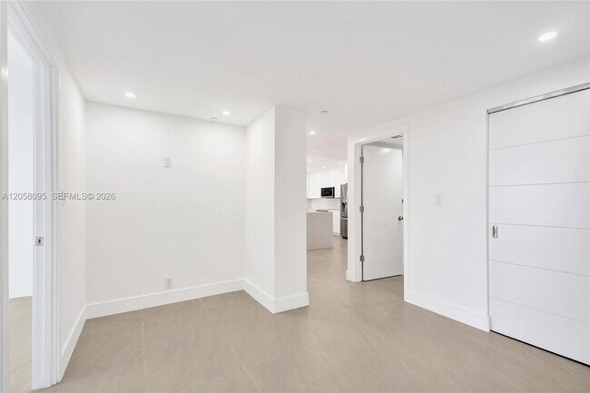 Building Photo - 251 Crandon Blvd
