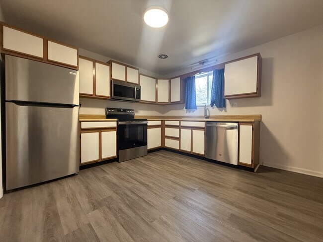 Building Photo - 164 Terrace Ave