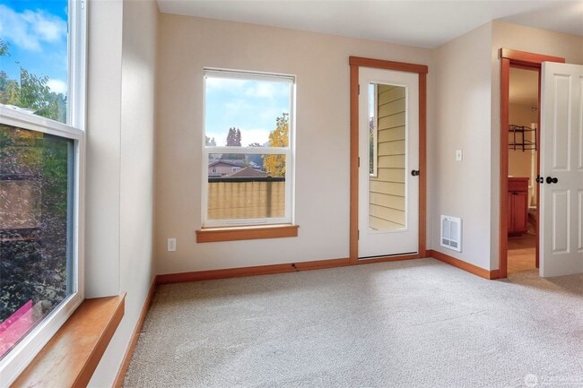 Building Photo - 3Bd/2.5Ba Seattle Townhome