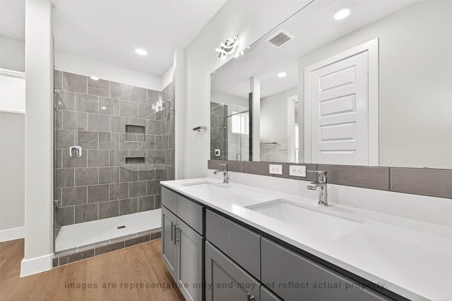 Building Photo - 10719 Mason Rd