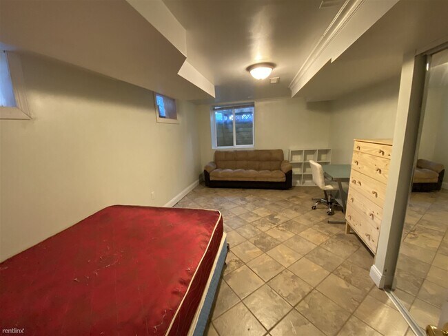 Building Photo - 6 br, 3 bath House - 1328 Forest Court