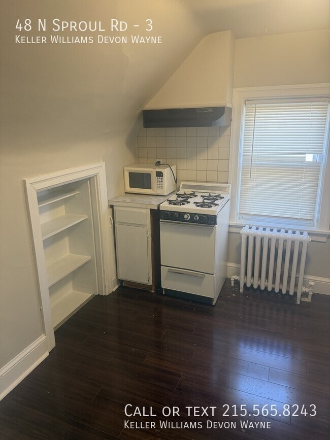 Building Photo - 48 N Sproul Rd