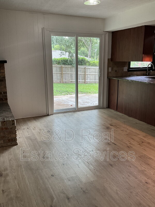 Building Photo - 4038 Doral