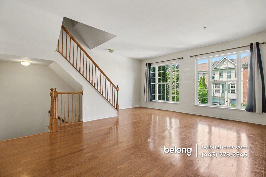 Building Photo - 2532 Emerson Dr