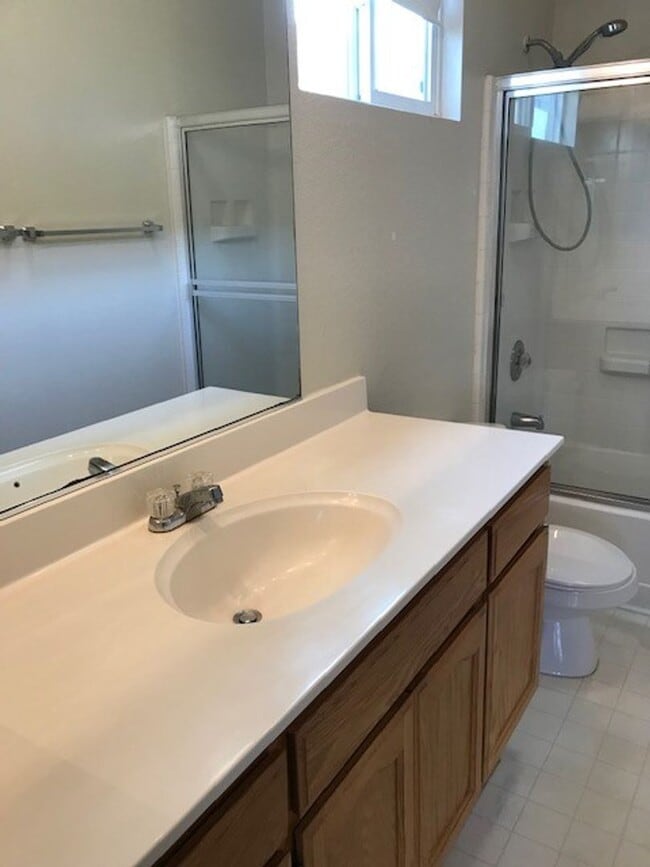 Building Photo - Home Sweet Home!  Adorable 3/2 Single Stor...