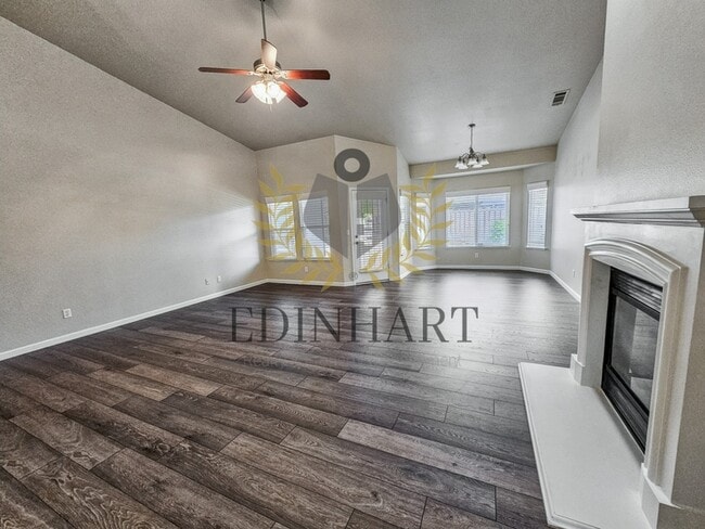 Building Photo - 448 W Serena Ave