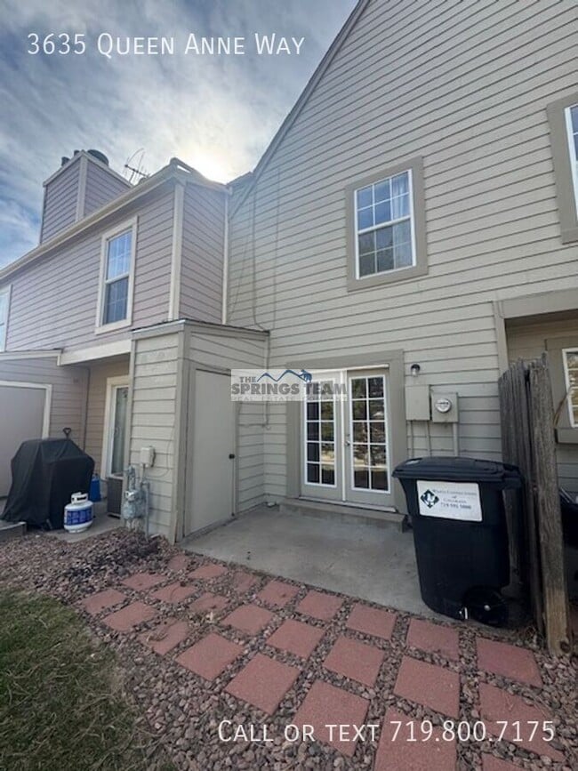 Building Photo - 3635 Queen Anne Way