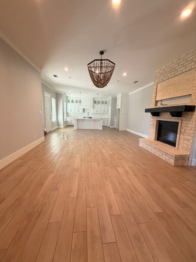 Building Photo - 1206 Burgandy Dr