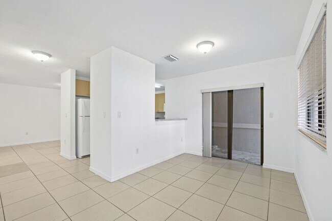 Building Photo - Cutler Bay Townhouse