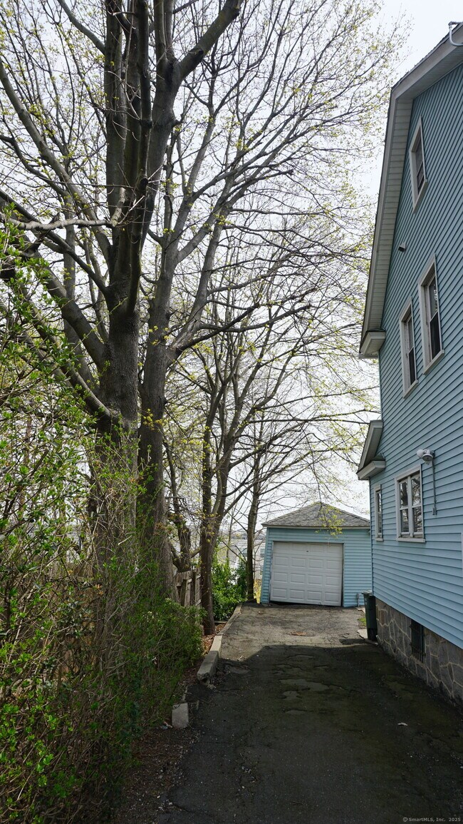 Building Photo - 314 Judson Pl