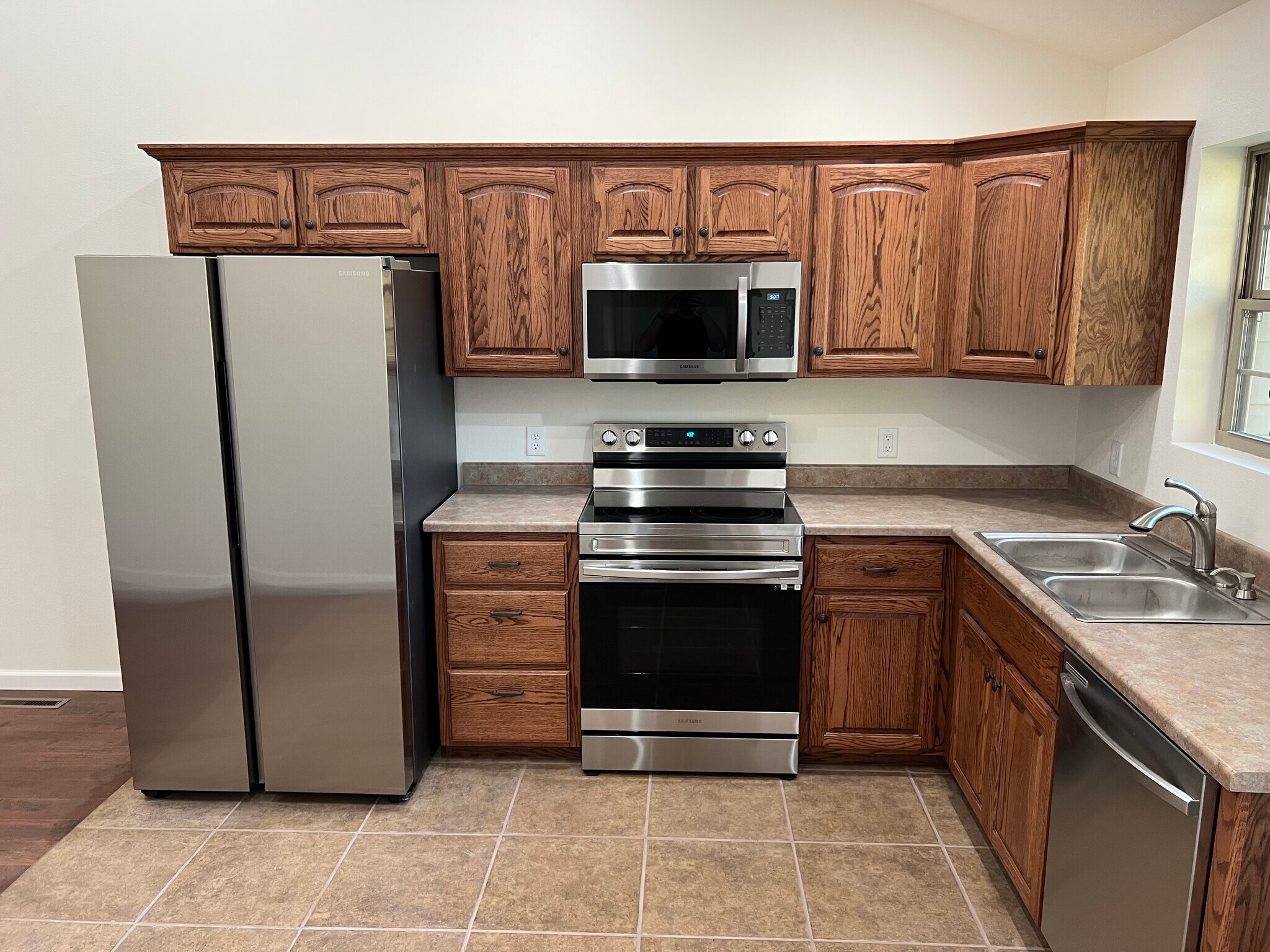 Building Photo - 1304 S Nelson Ct