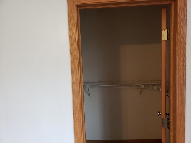 Building Photo - Updated 3 bd 2.5 ba updated home