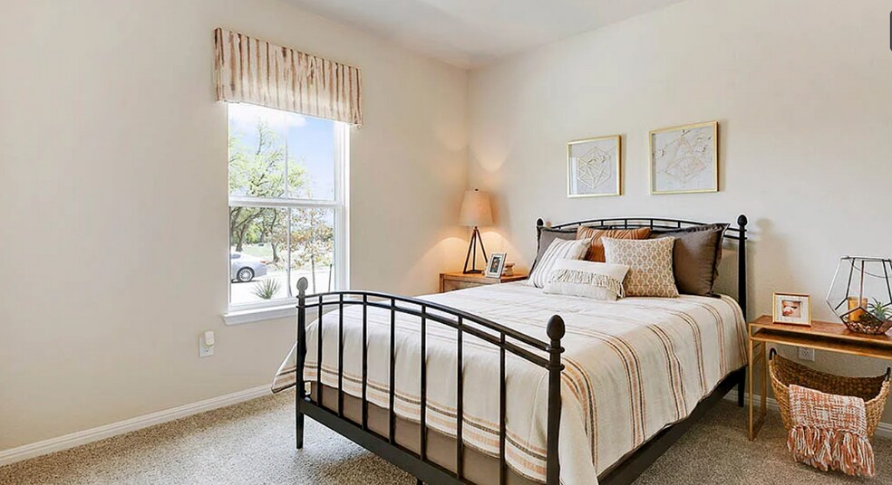 Bedroom 2 - 4513 Spring Box St