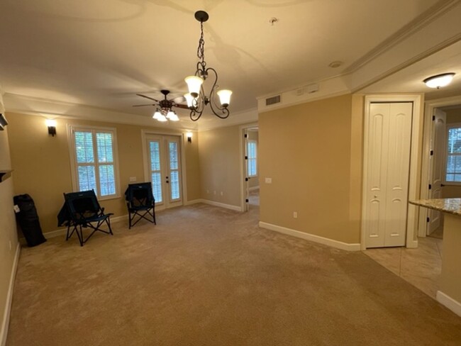 Building Photo - Lovely 2 Bedroom Condo in Jackson Square
