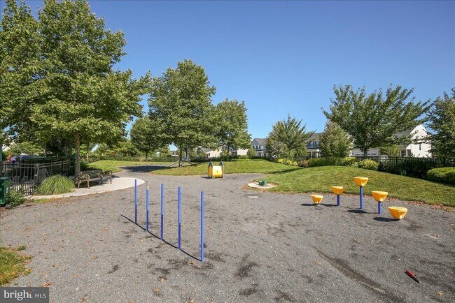 Building Photo - 246 Norland Knoll Dr