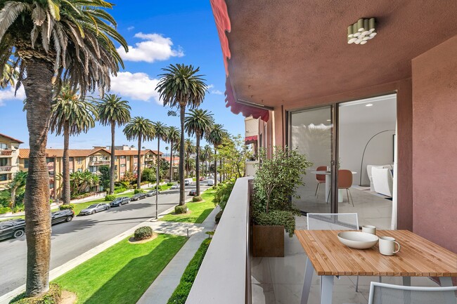 Building Photo - 1745 Camino Palmero St