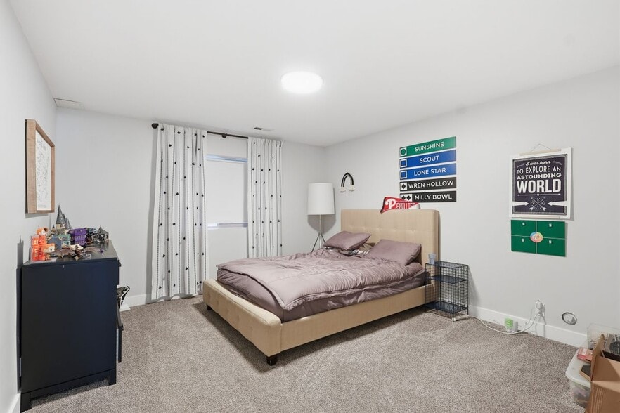 Building Photo - 1799 800 N