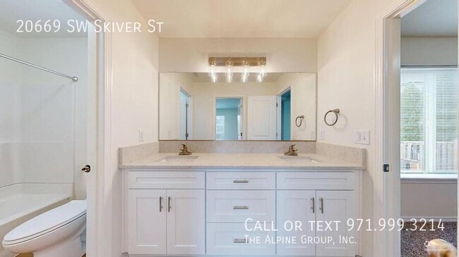 Building Photo - 20669 SW Skiver St