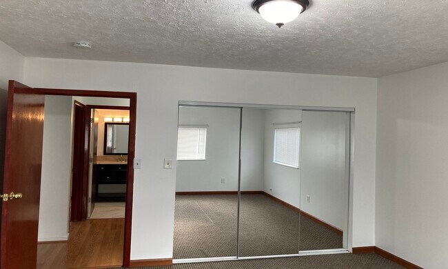 Building Photo - 7235 SE Clatsop St