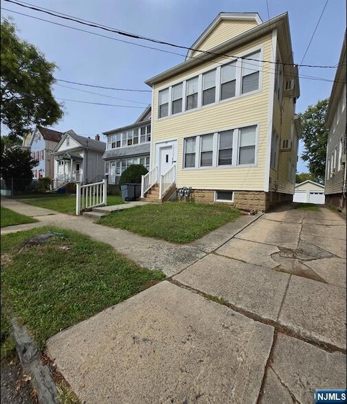 Building Photo - 103 Willow St