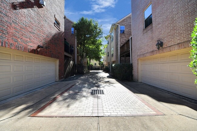 Building Photo - 5317 Feagan St