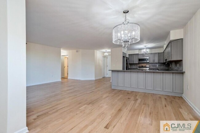 Building Photo - 30 S Adelaide Ave