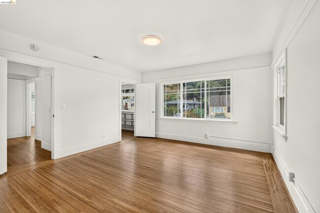 Building Photo - 846 Mandana Blvd