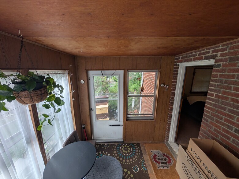 Building Photo - 2403 Brookview Blvd