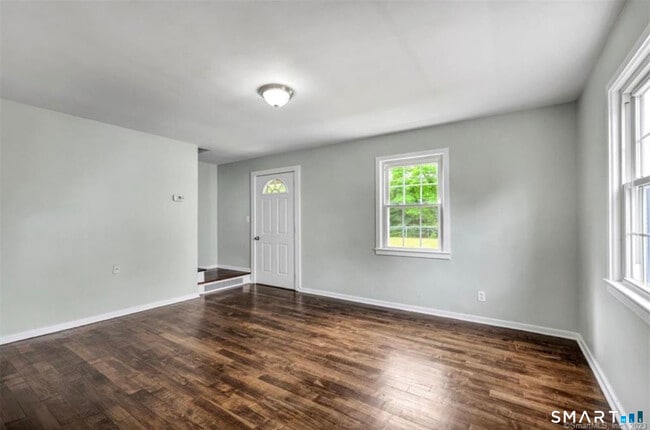 Building Photo - 607 Hartford Rd