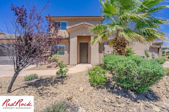 Building Photo - Dog Friendly, Pleasant 4 Bedroom, 2.5 Bathroom Townhome