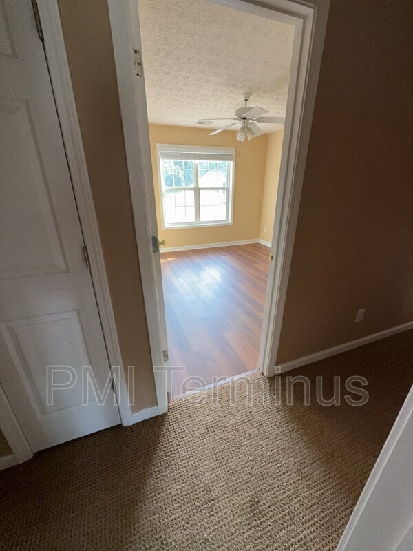 Building Photo - 6122 Farmwood Way SE