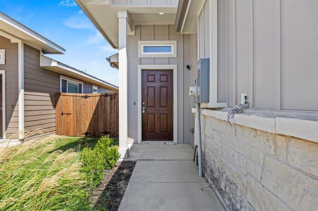 Primary Photo - 617 Blackland dr