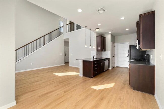 Building Photo - 7211 Ray Charles Dr