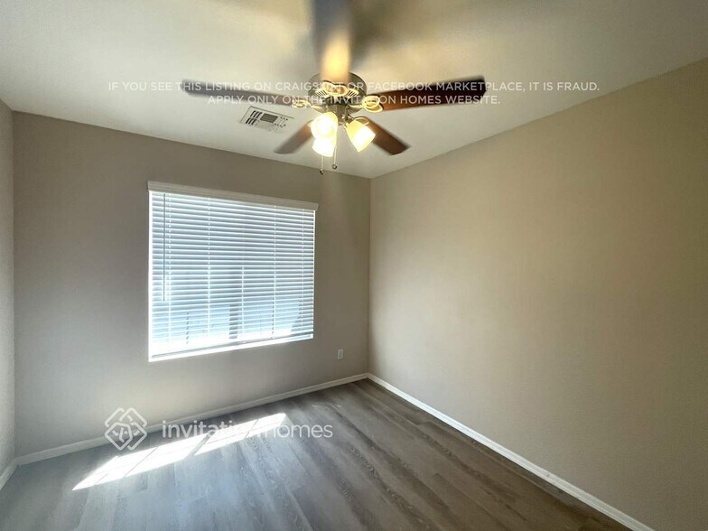 Building Photo - 15440 W Gelding Dr