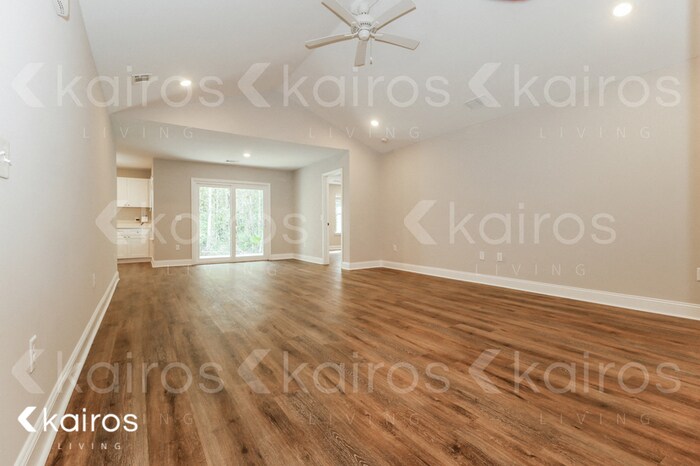 Building Photo - 153 Cottage Grove Rd