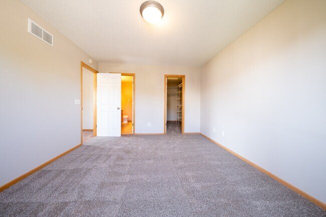 Building Photo - 6642 Pine Crest Trail S