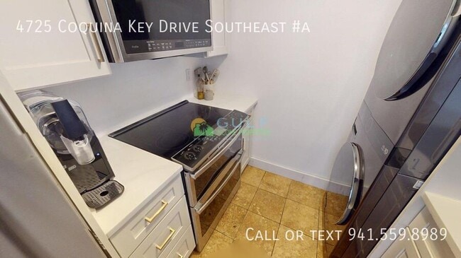 Building Photo - 4725 Coquina Key Dr SE