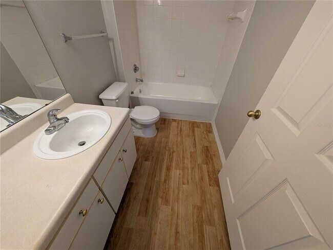 Building Photo - 10562 Windsor Lake Ct