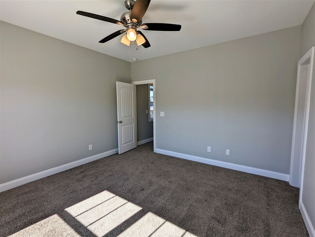 Building Photo - 46 Yellow Pne Ln