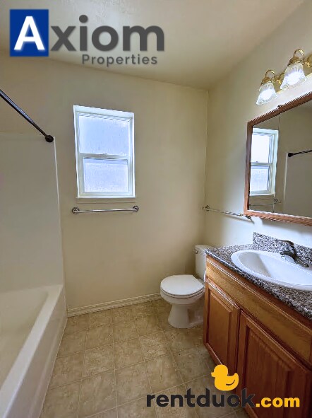 Building Photo - 465 Taft Ave