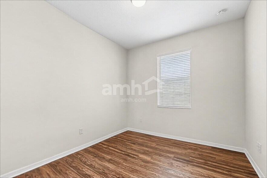 Building Photo - 13159 Royal Pines Ave