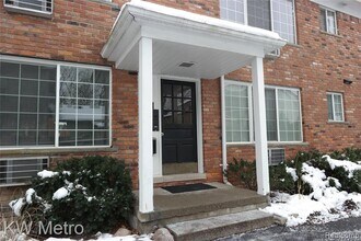 Building Photo - 630 Ann St