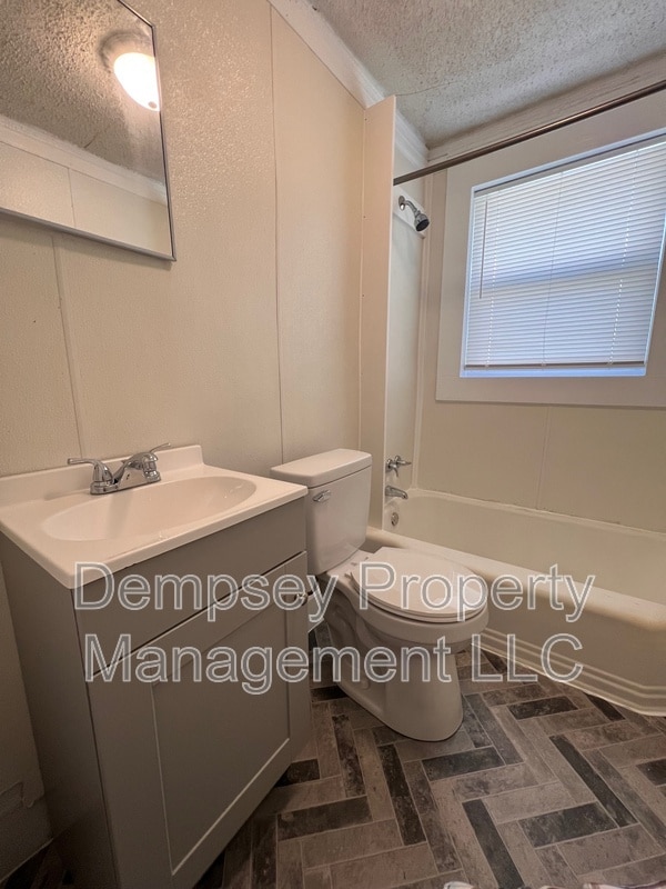 Building Photo - 711 36th Ave