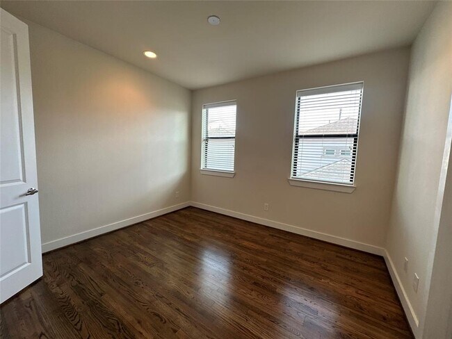 Building Photo - 3415 Kensington Yellow Pl