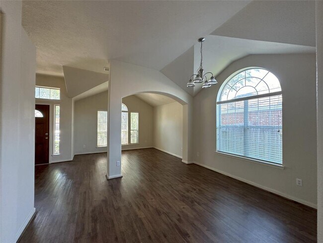 Building Photo - 6018 Twin Creek